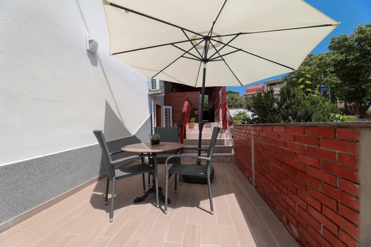 Apartments Smoky M Novalja Ngoại thất bức ảnh