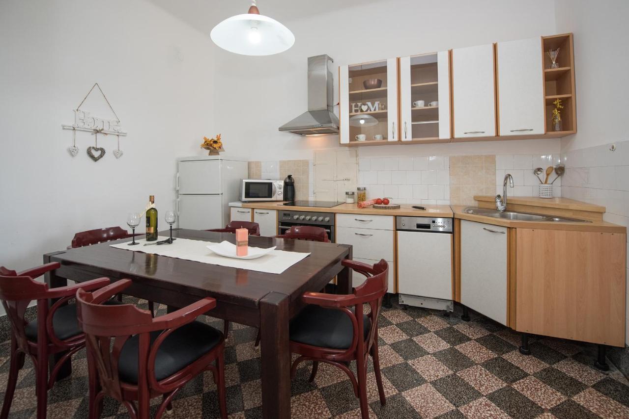Apartments Smoky M Novalja Ngoại thất bức ảnh